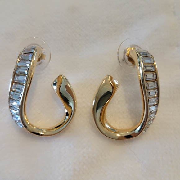GORGEOUS S.A.L. SIGNED SWAROVSKI CRYSTAL ERRINGS IN EXCELLENT CONDITION. - Picture 7 of 7
